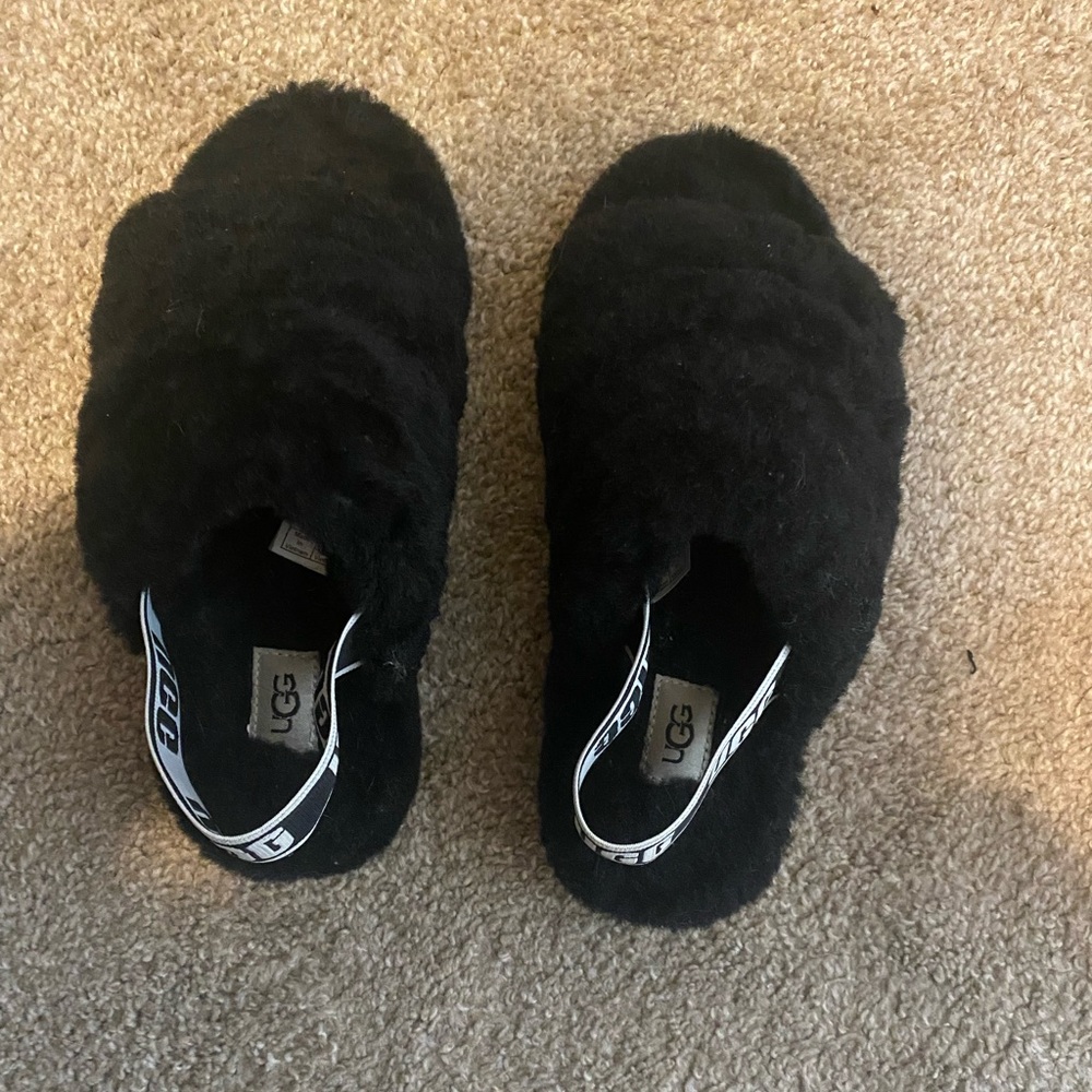 UGGS FLUFF YEAH SLIDES